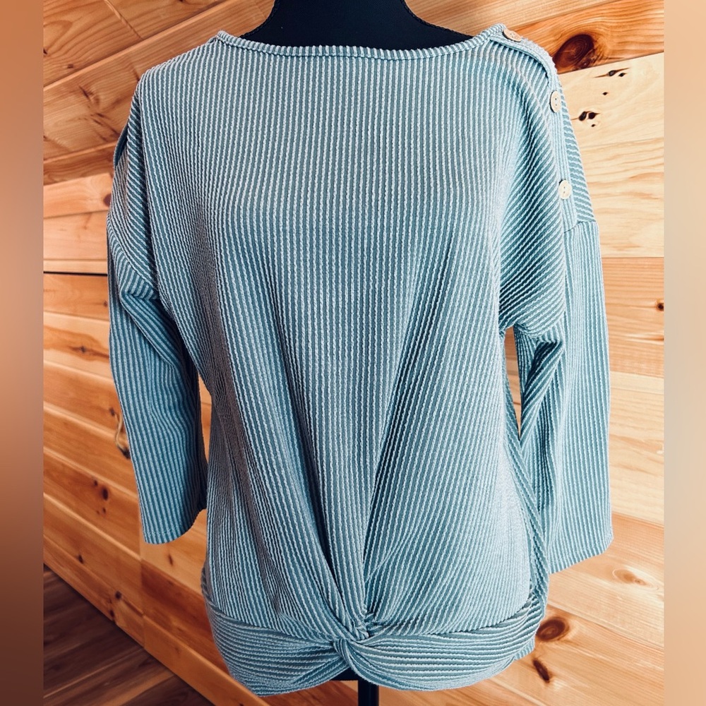 Wilde Twist Front Button-Detail Top